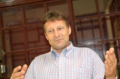 O suiço Pascal veio a Santa Cruz do Rio Pardo para negociar parceria