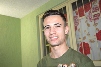 “VETERANO” — Lucas tem apenas 18 anos, mas já é pai de dois garotos