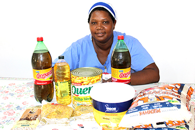 Tânia Lourenço promove um almoço tradicional na vila Divinéia