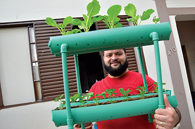 EXPERIÊNCIA — Com o sucesso do sistema tubular, Emanoel já construiu uma segunda unidade, bem menor