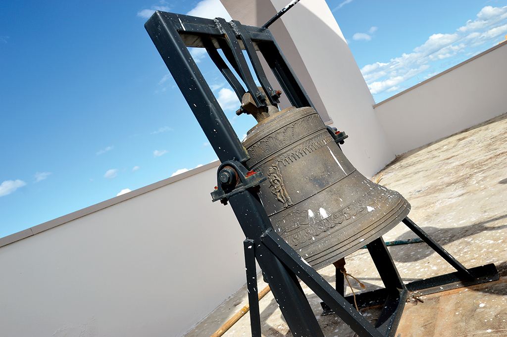Torre de matriz tem antigo sino da capela de São Benedito