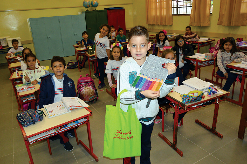 ‘Sacola literária’, a reação de uma escola à falta de leitura