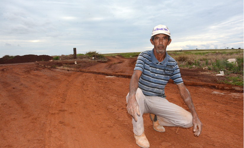 Moradores reclamam da sujeira em via rural; Distrito Industrial precisa de novo acesso