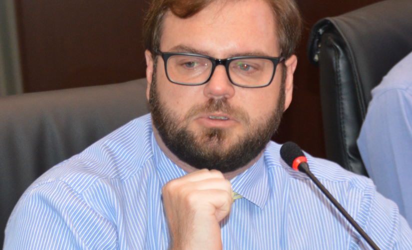 Juninho Souza diz que prefeito avisou que vai exonerar diretor da Codesan; líder do governo nega