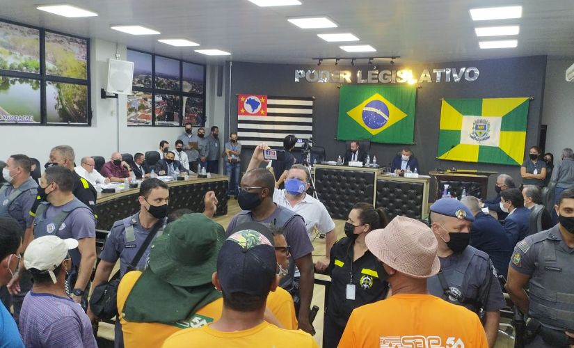 Sem debate público, Câmara aprova privatização da coleta sob crítica da oposição e de servidores da autarquia