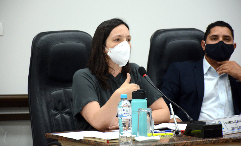 Procurador emite parecer hipotético, é criticado e ataca vereadora, que rebate