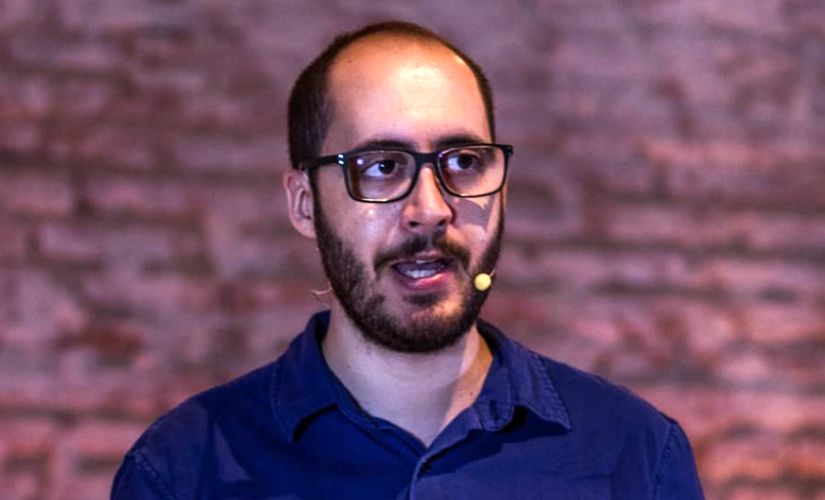 Pregar olhando para a câmera é cansativo, mas não há alternativa, diz pastor e mestrando da PUC