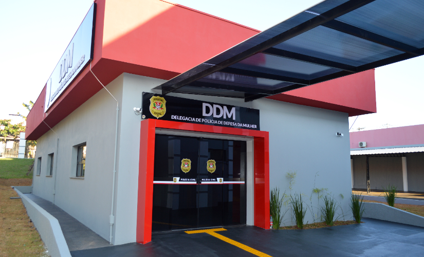 Delegacia reformada e DDM têm obras entregues