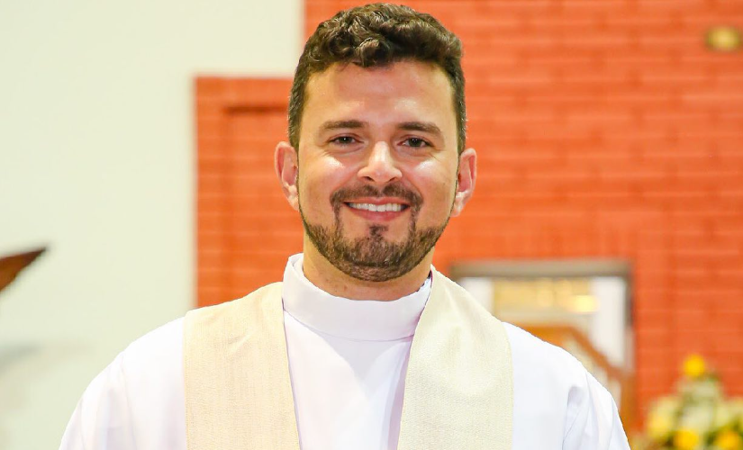 Frei Gustavo Trindade diz em depoimento que ladrão se jogou contra o veículo; polícia diz que religioso é contraditório