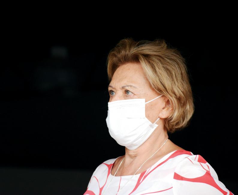 Maria Helena Renofio, voluntária da Fazenda ao lado de Graça