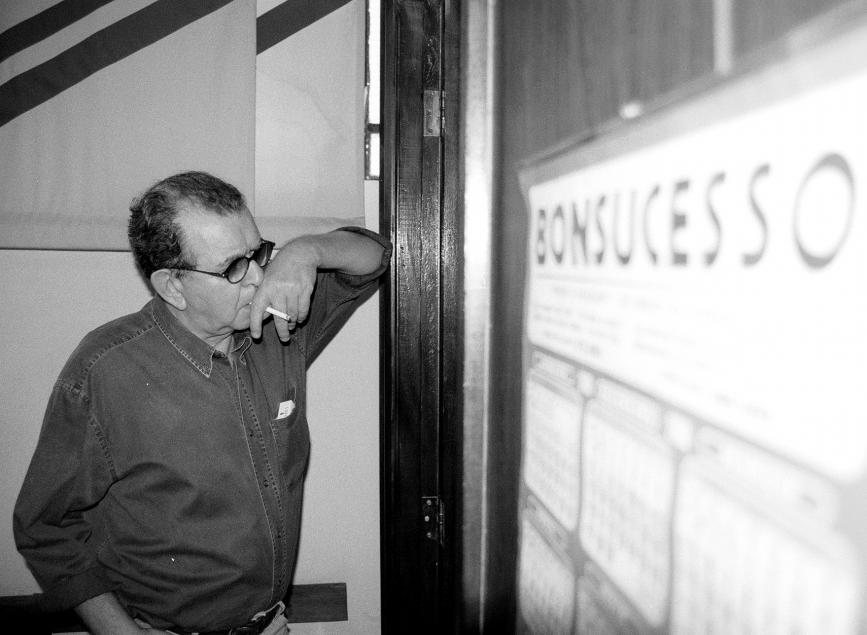 Umberto Magnani na antessala do gabinete do prefeito em foto de 2001