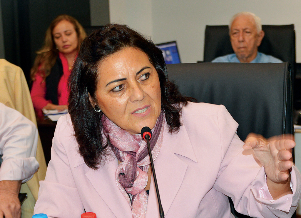 Tribunal cobra multa aplicada contra ex-prefeita Maura