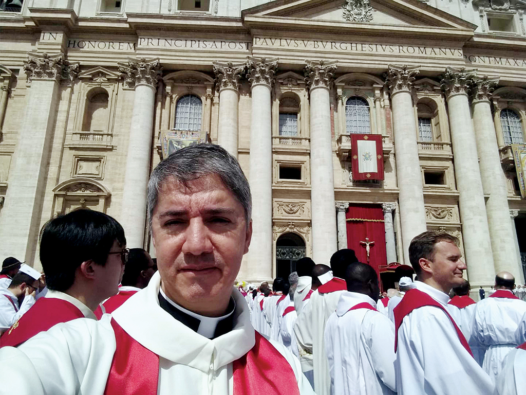 Foi a Roma e viu o papa
