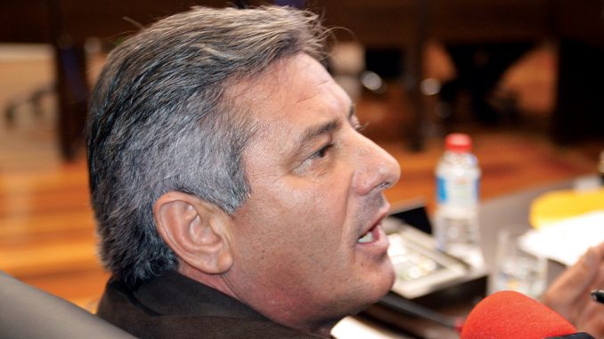 Empresa de Lourival foi contratada no mesmo dia em que Abedesc assumiu a UPA