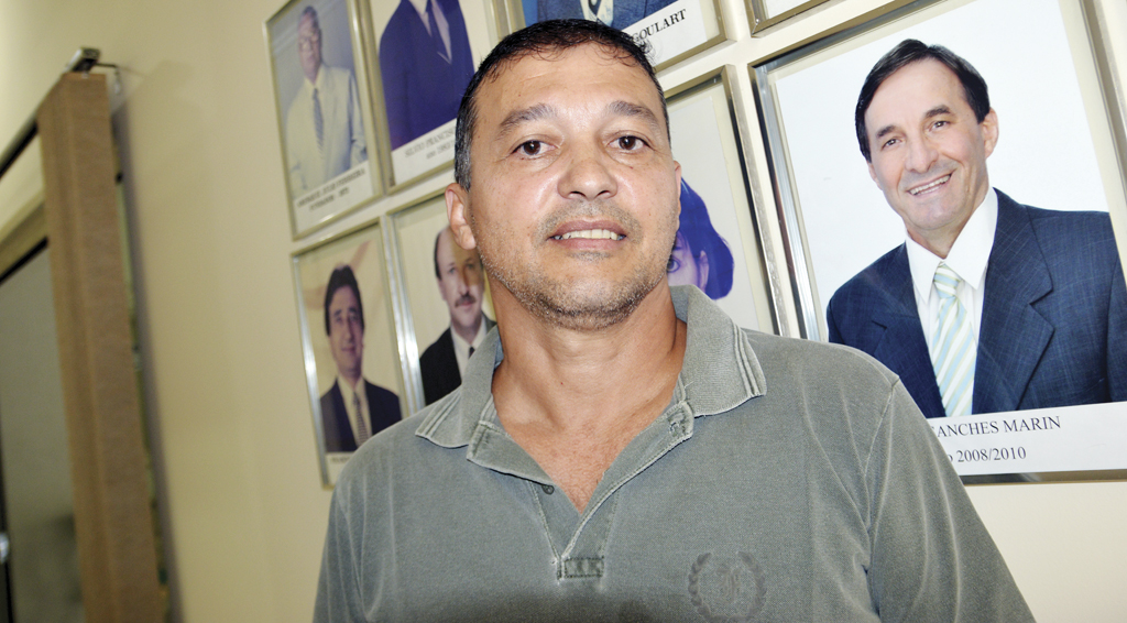 Política ameaça conquistar ACE