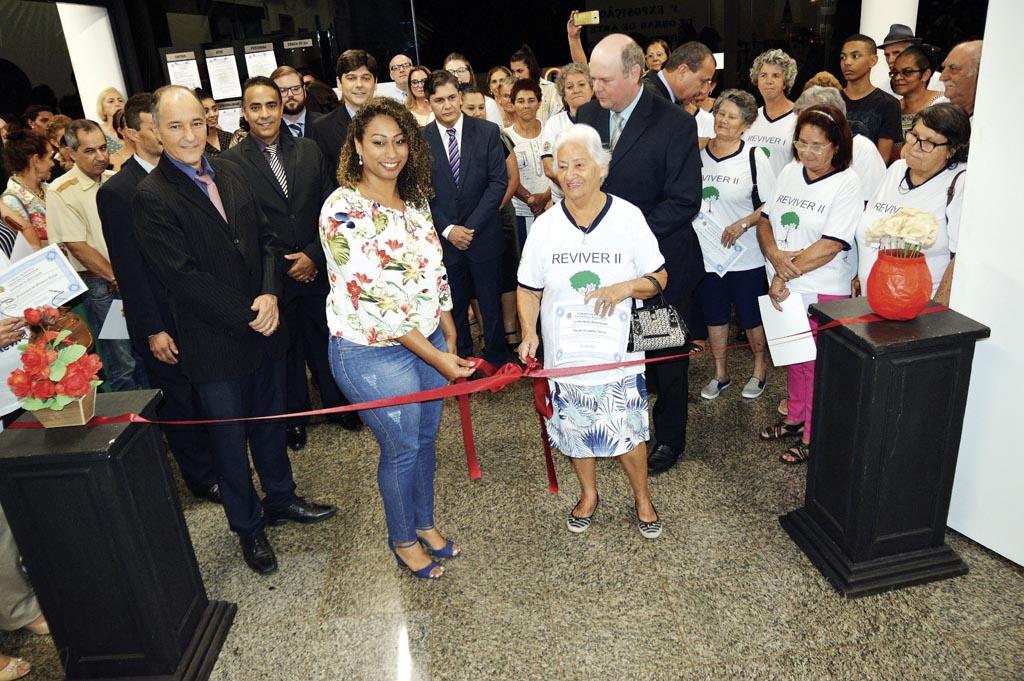 Exposição exalta os artesãos