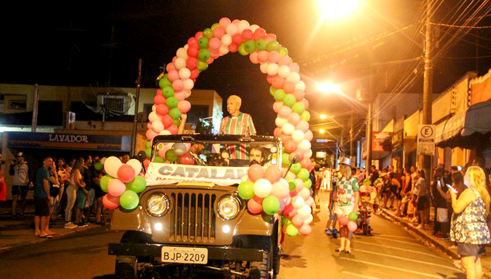 Catalano é  homenageado  na avenida
