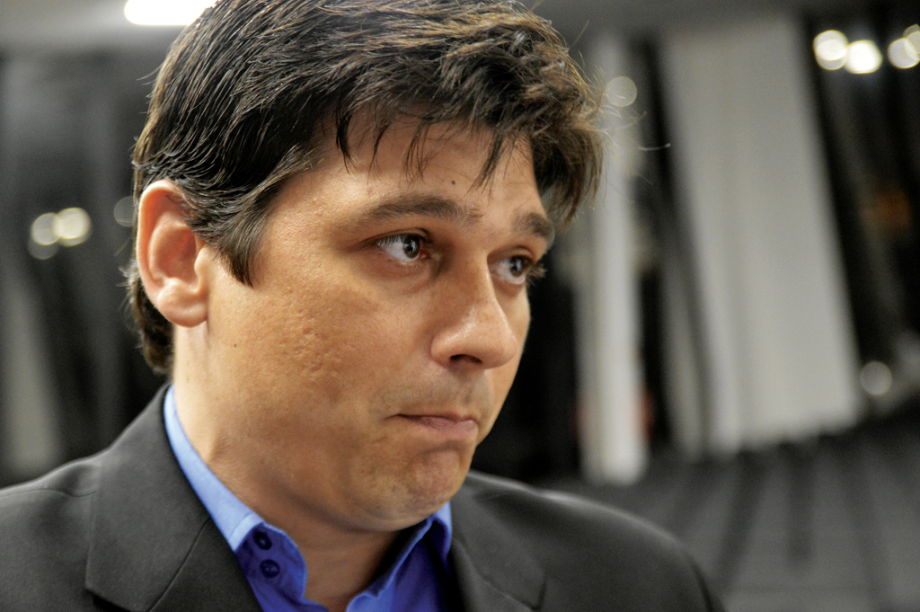 Murilo defende os faltosos e confunde ‘justificativa’ com aviso de ausência