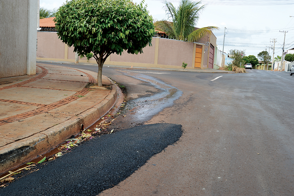 Bairro reclama de obra errada