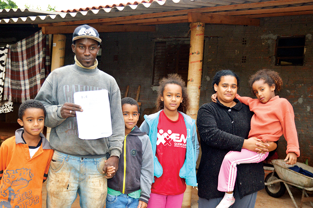 Família corre risco de ficar sem casa