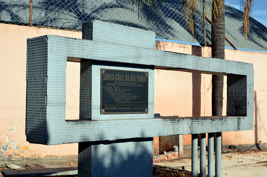 Monumento fica e praça será revitalizada, decide o prefeito