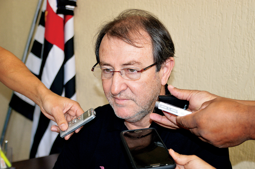 Otacílio confirma ‘doação’, mas nega intuito eleitoral: ‘Seria muito barato’