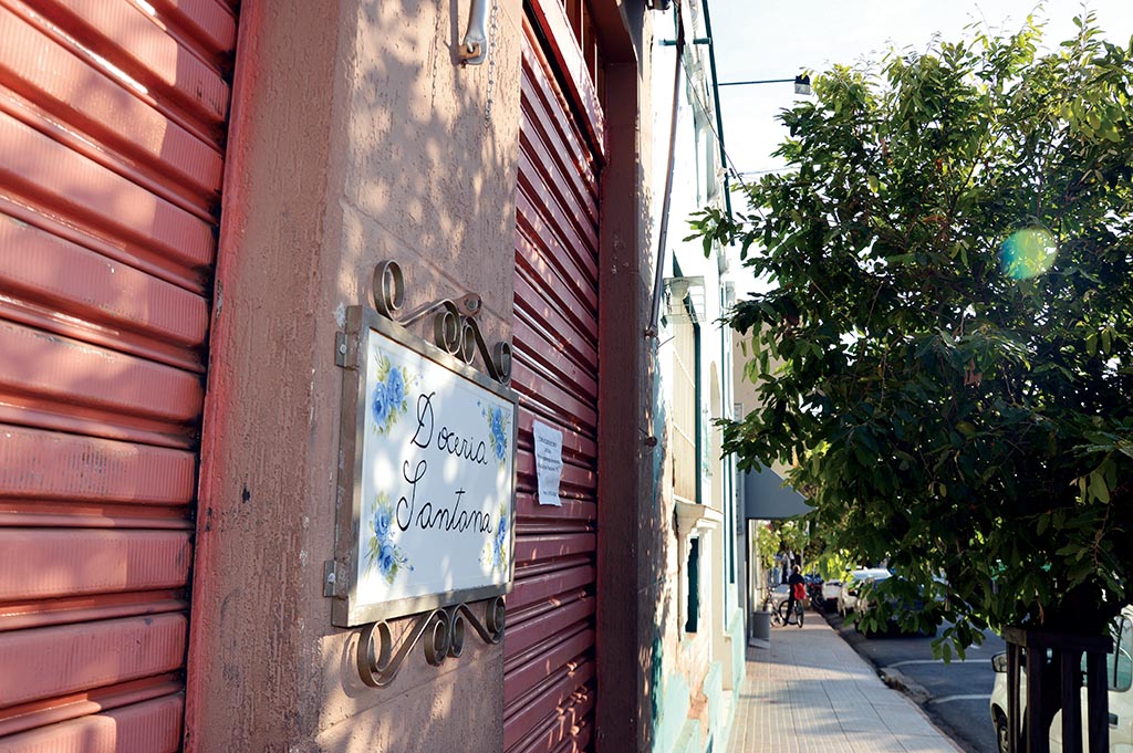 Doceria mais antiga de Santa Cruz assusta clientes com as portas fechadas