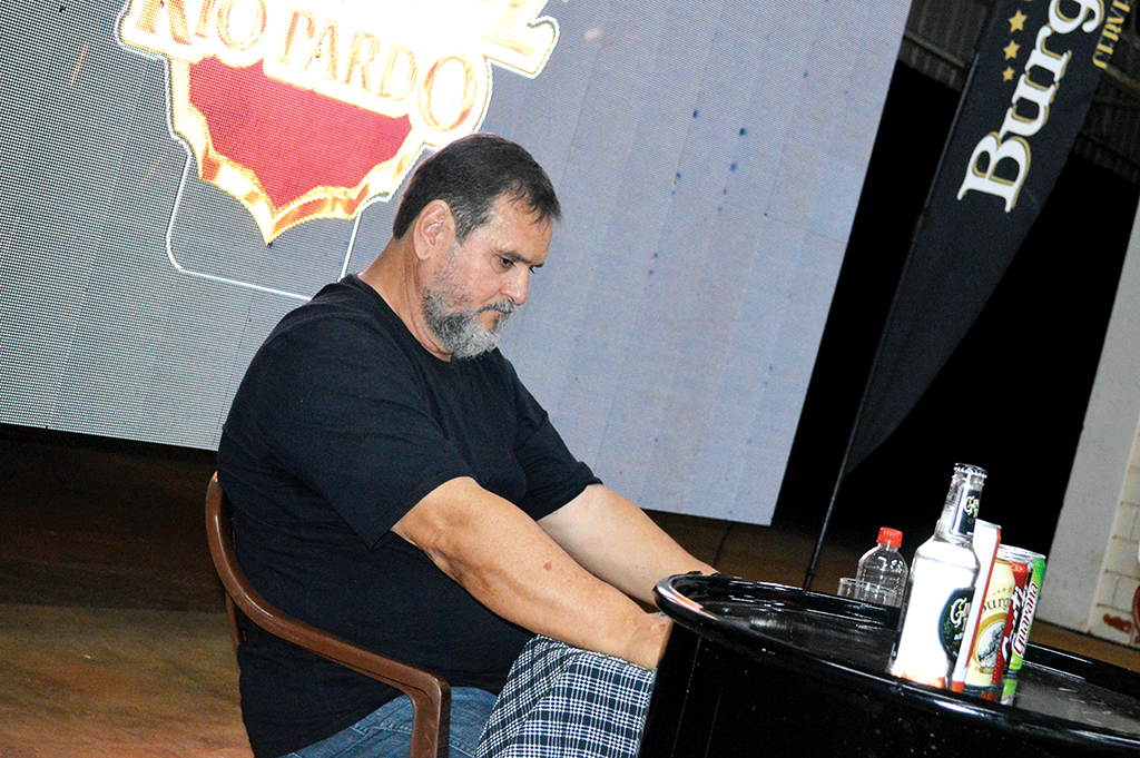 Otacílio recua e resolve anunciar a ‘Festa do Peão’ do próximo prefeito