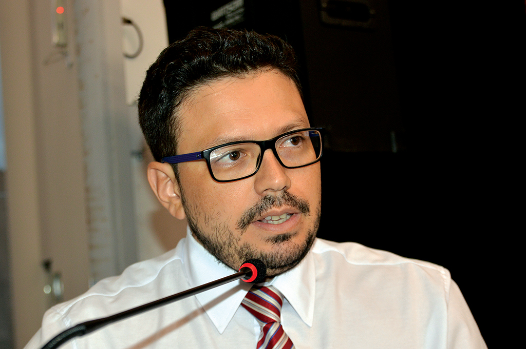 Procuradoria contesta reposição para vereadores, secretários, vice e prefeito
