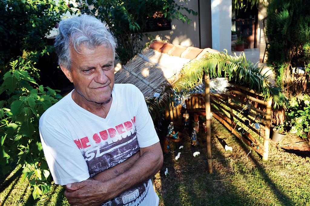 ‘O último dos moicanos’ no Natal monta presépio há décadas, sem interrupção