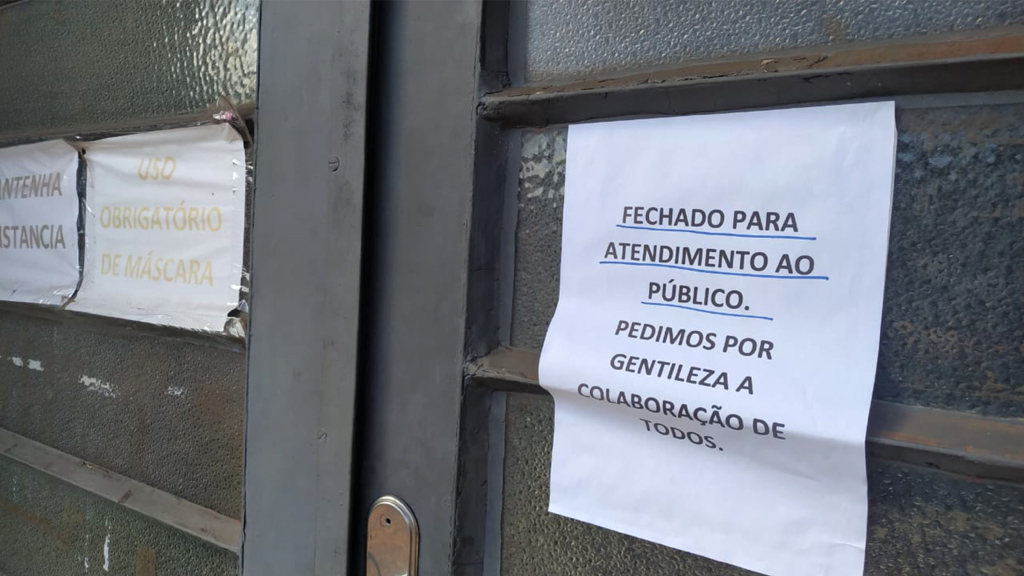 Bernardino fecha prefeitura por surto de covid; Ipaussu suspende bares e 'aperta' o comércio